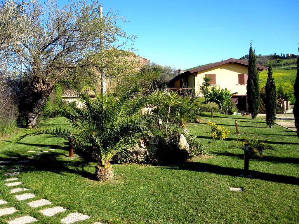 Agriturismo Tenuta Santa Maria Notaresco Екстериор снимка