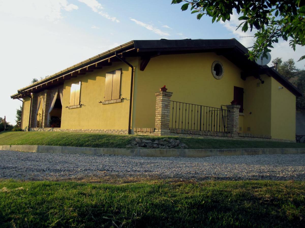 Agriturismo Tenuta Santa Maria Notaresco Екстериор снимка